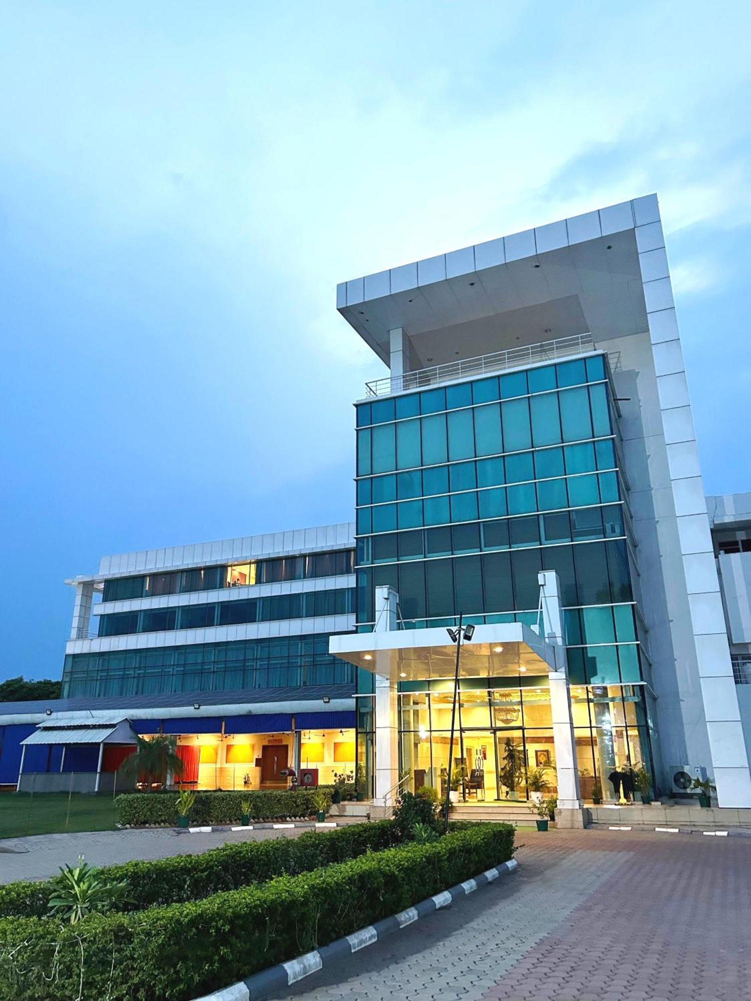 Hotel Amer Green'S Bhopal Esterno foto