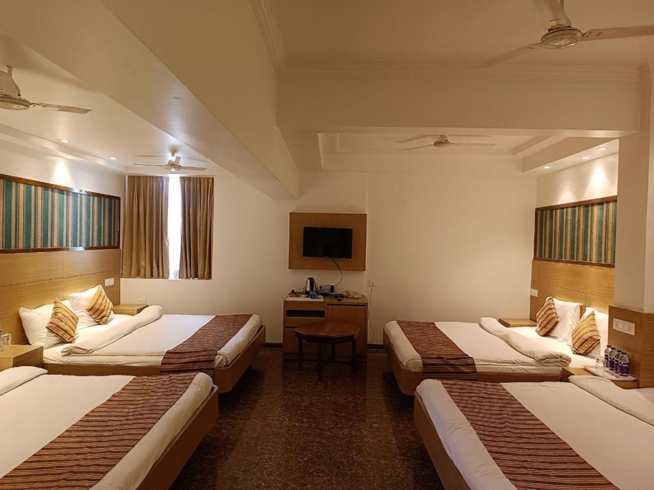 Hotel Amer Green'S Bhopal Esterno foto